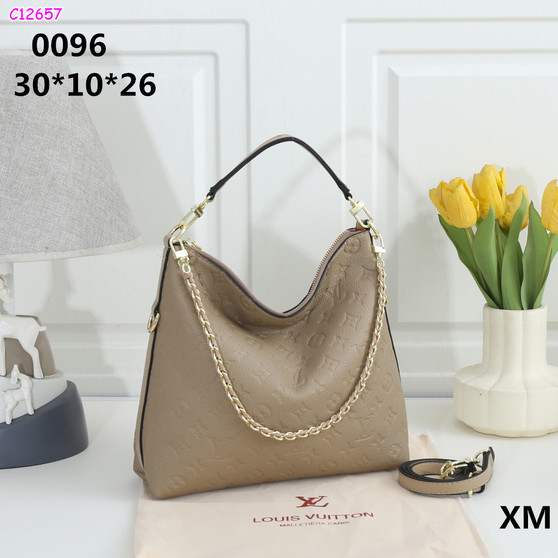 Designer handbag pre-order / A4 quality / Size 30*26 cm / Turnaround time 2-4 weeks