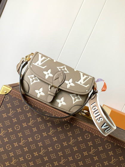 Designer handbag pre-order / Master quality / Size 23*16cm / Turnaround time 2-4 weeks