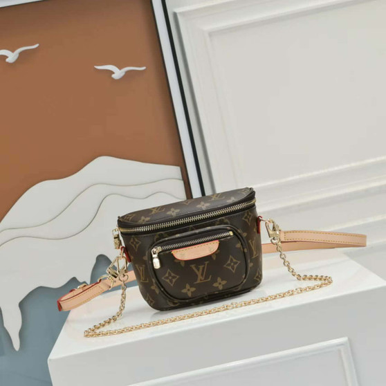 Designer handbag pre-order / Size 17*12cm / 1:1 quality / Turnaround time 2-4 weeks