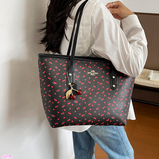 Designer handbag pre-order / A4 quality / Size 42 cm / Turnaround time 2-4 weeks