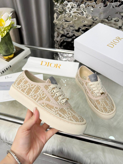 Designer sneakers pre-order / High mirror quality / Turnaround time 2-4 weeks