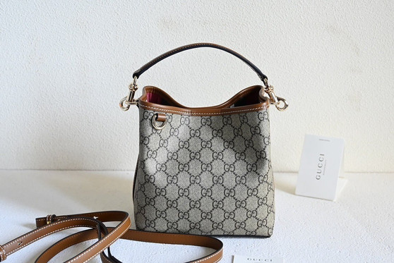 Designer handbag pre-order / master quality / size 20*18*11cm / turnaround time 2-4 weeks