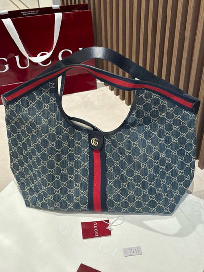 D.esigner h.andbag pre-order / M.a.s.t.e.r q.uality / size 60*47cm / Turnaround time 2-4 weeks