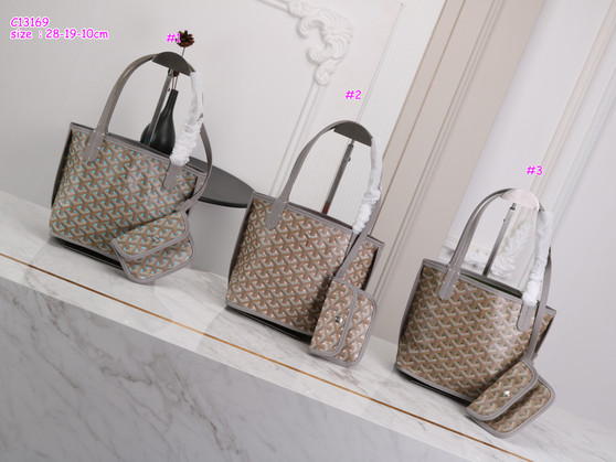 D.esigner H.andbag pre-order / o.n.e - o.n.e q.uality / Size 28 cm / Turnaround time 2-4 weeks