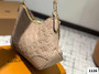 Designer handbag pre-order  / size 25*16cm /  1:1 quality   / turnaround time 2-4 weeks / pc#2