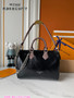 Designer handbag pre-order / Size: 30*21*17 cm / 1:1 quality / Turnaround time 2-4 weeks