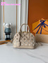 D.esigner H.andbag pre-order / o.n.e - o.n.e q.uality / Size 23.5 * 17.5 cm / Turnaround time 2-4 weeks
