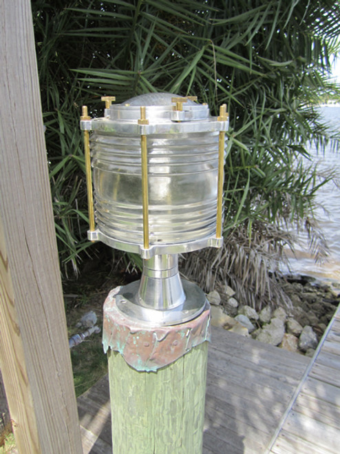 Aluminum nautical pedestal dock light