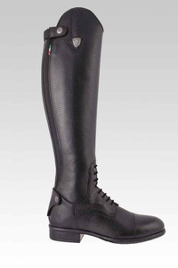 Features grained calfskin leather
Exclusive AirBoost Ventilation system
Rear Zip with elastic panel for that perfect fit
Unisex Sizing Features grained calfskin leather
Exclusive AirBoost Ventilation system
Rear Zip with elastic panel for that perfect fit
Unisex Sizing