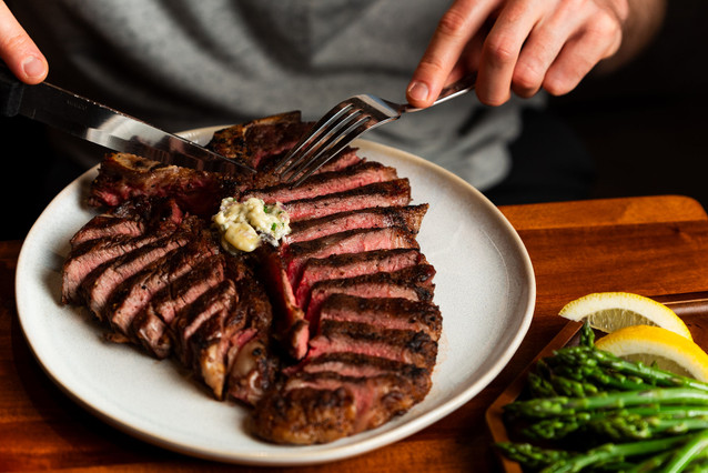 Porterhouse vs. Ribeye: Which Cut Wins for Your Next Meal?
