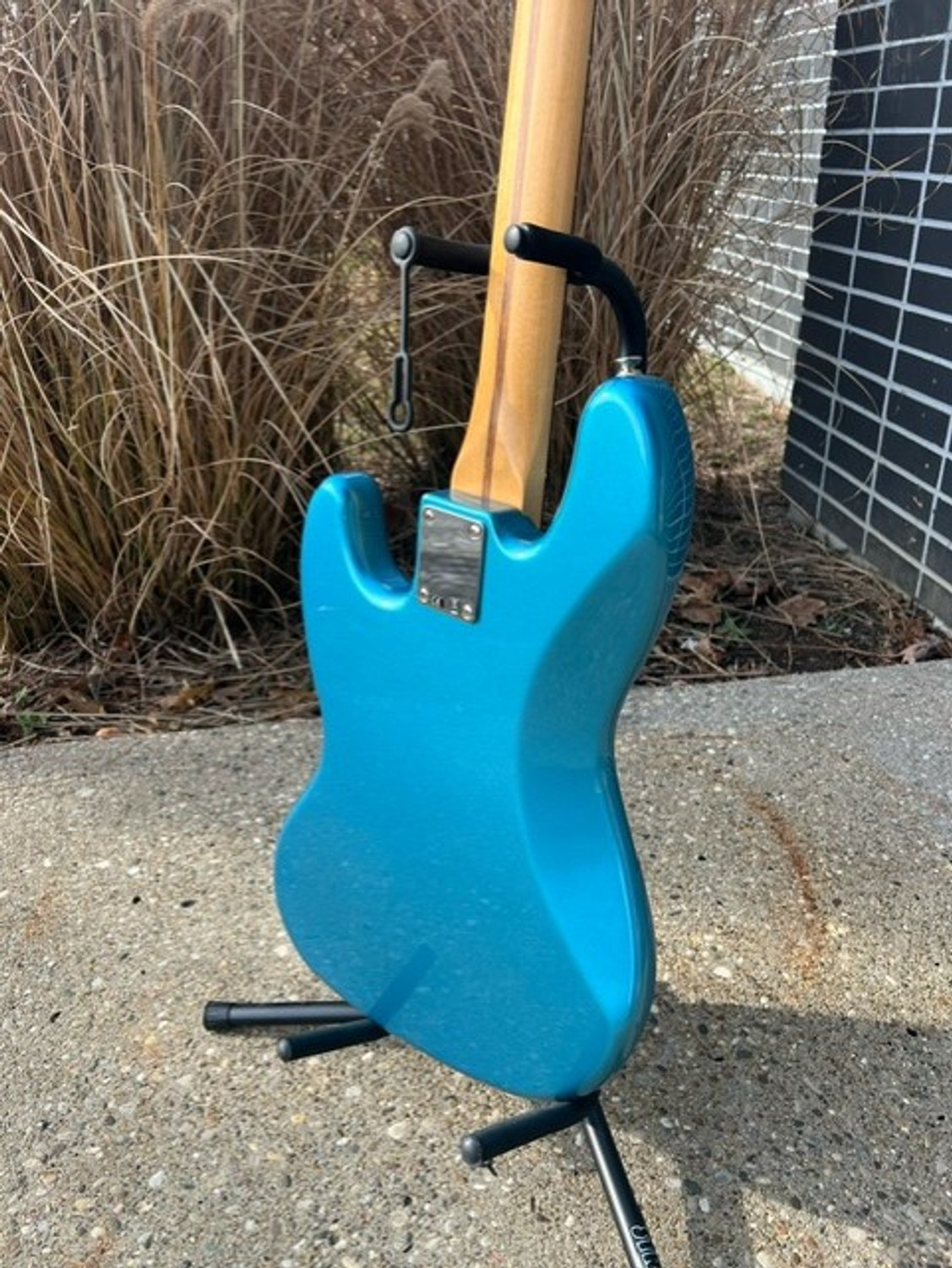 Fender Standard Jazz Bass, Lake Placid Blue - Drummer Superstore