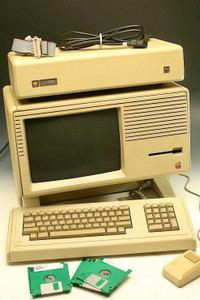 Apple LISA 2/5 10MB ProFile, Printer, Keyboard, Mouse & More