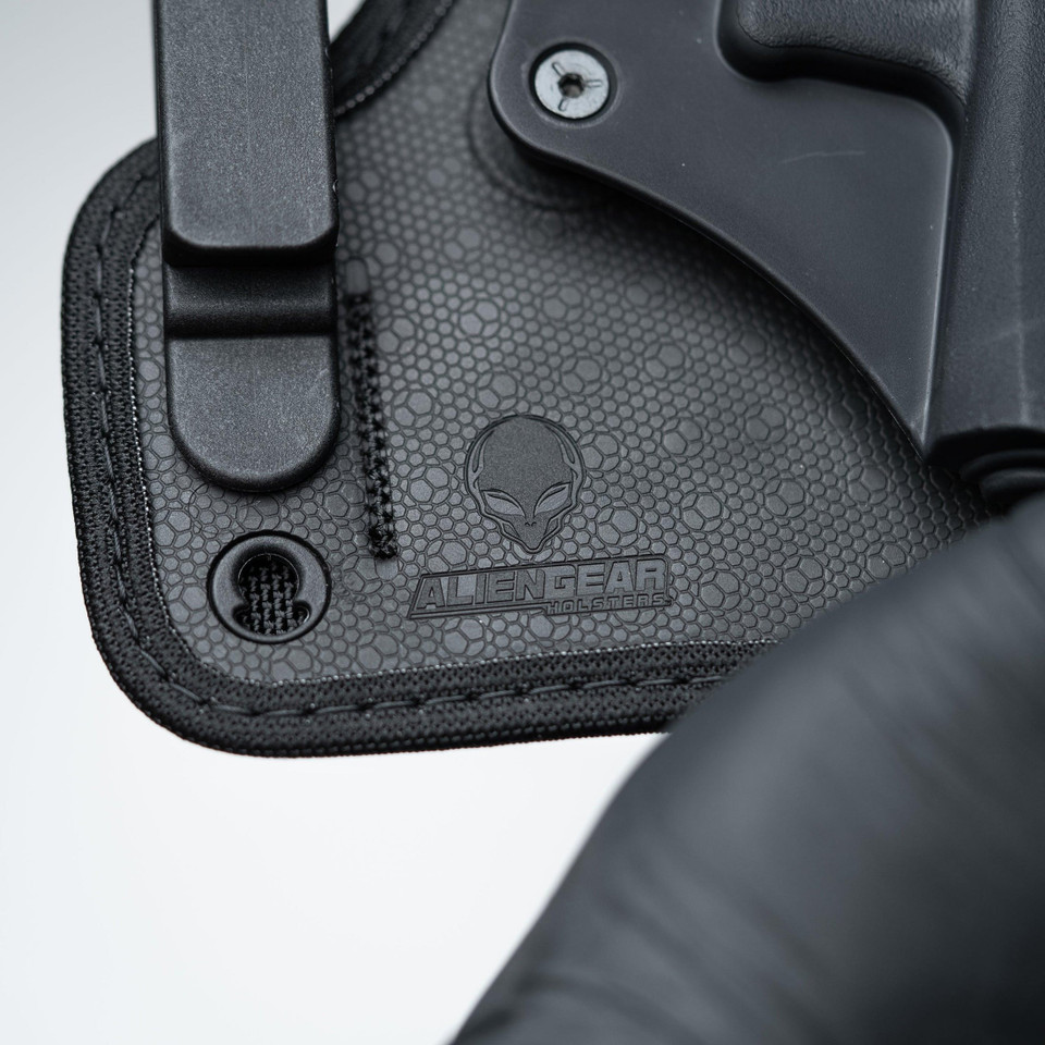 Close Up view of Alien Gear Cloak Tuck 3.5 IWB for 365 XMacro MRDS Right Hand, very comfortable and easy to adjust.