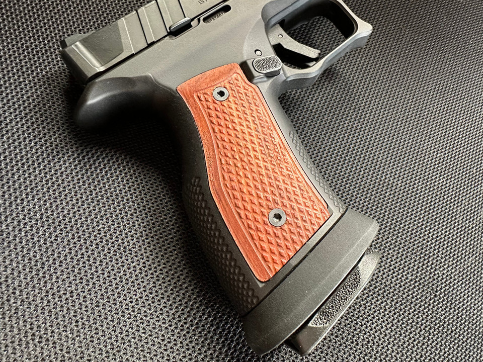Upgrade your Sharps Bros grip module with this 7075-T6 aluminum magwell. Faster reloads, improved control, and durable anodized finish for Echelon, RXM, and GX4 Carry.