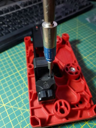 Mini torque driver for optics and firearm accessories. Adjustable 6 to 25 in-lbs for precise red dot, scope, and mounting plate installation.