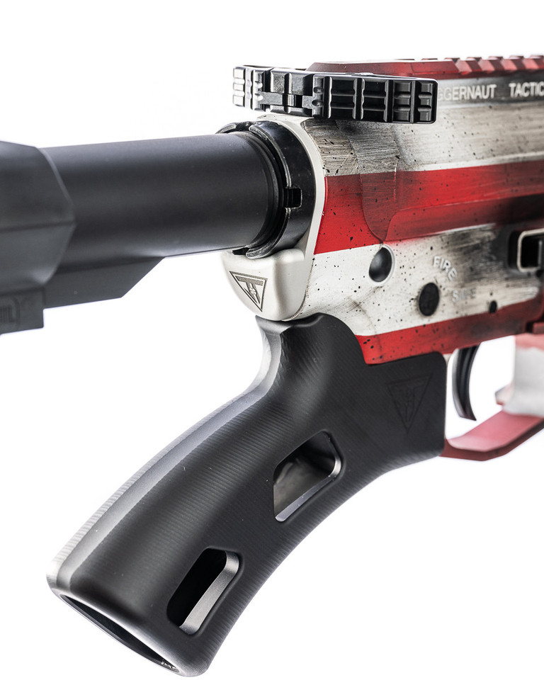 California compliant AR-15 featureless grip by Juggernaut Tactical. Includes billet end plate for improved comfort and control.