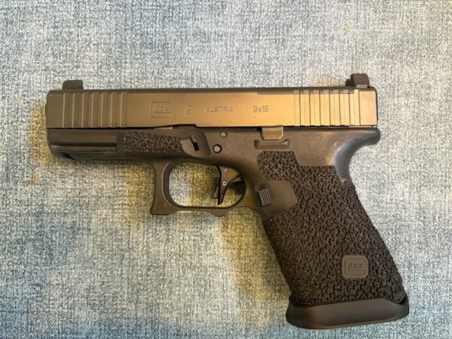 [SOLD] Javi's Pristine and Tastefully Upgraded Glock 19 Gen 3 ($950 gun only)