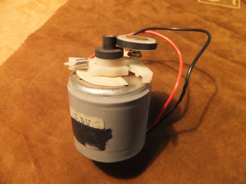 Hitachi 5.5v VCR Motor with Idler Clutch