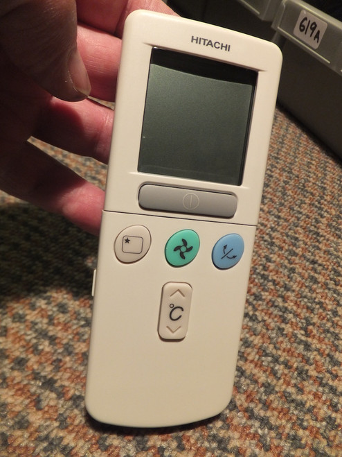 Hitachi RAR-2P2 RAR2P2 Air Conditioner Remote Control for parts only.