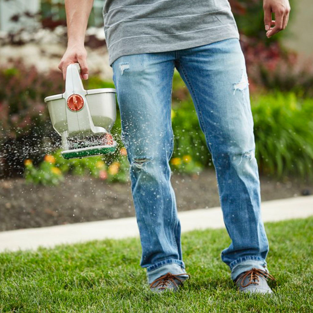 Scotts Wizz Hand-Held Spreader