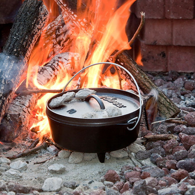 Lodge Cast Iron Camp Dutch Oven - 10" - 4 qt
