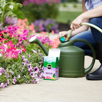 Miracle-Gro Water Soluble Bloom Booster Flower Food - 1 lb