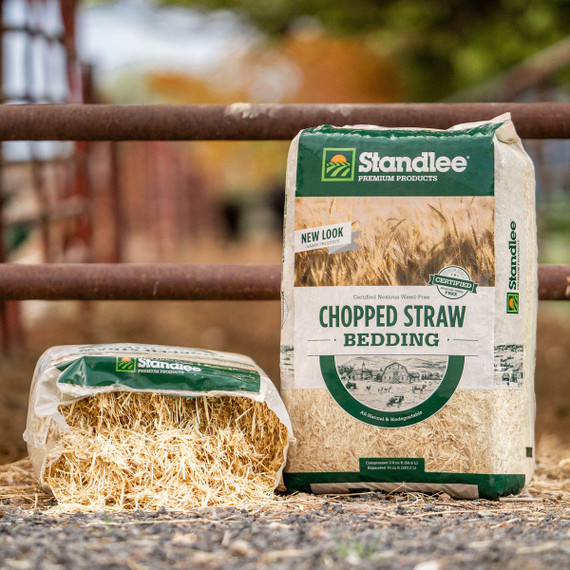 Standlee Premium Products Certified Chopped Straw Animal Bedding, 25 lb