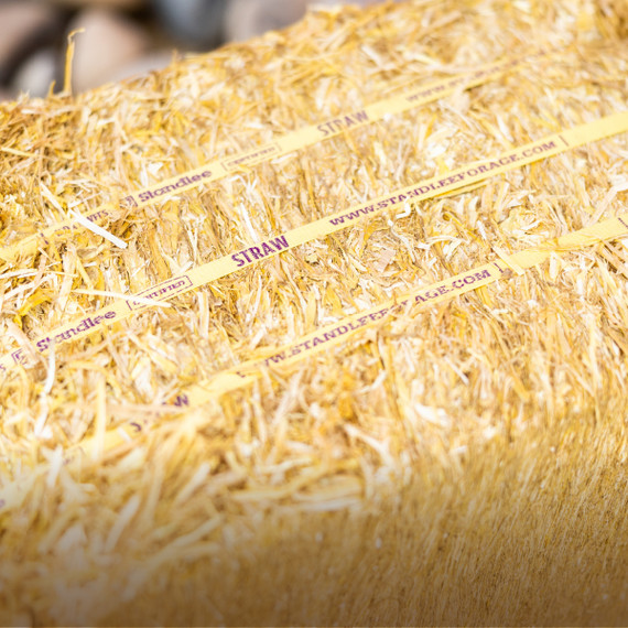 Standlee Premium Products Certified Chopped Straw Animal Bedding, 25 lb