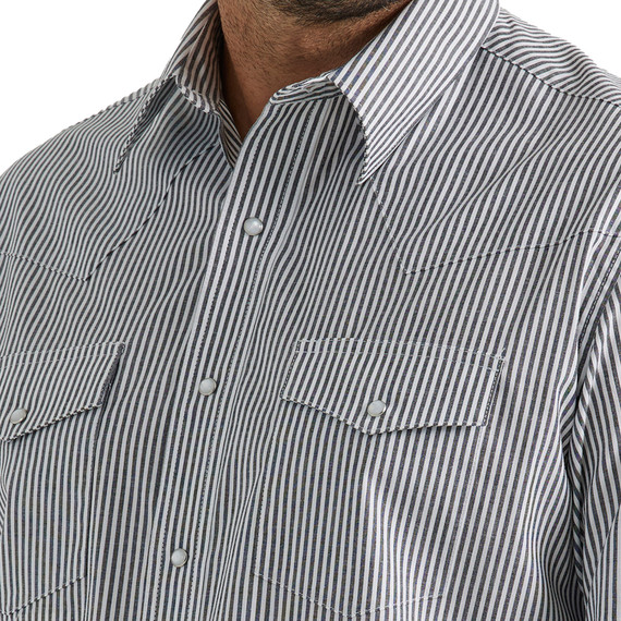 Wrangler Men's Classic Fit Wrinkle Resist Long Sleeve Western Shirt - Black