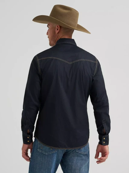 Men's Wrangler Retro® Long Sleeve Western Snap Solid Dobby Shirt
