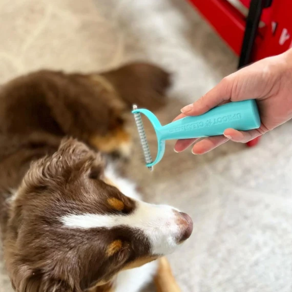 Uproot Cat and Dog Deshedder Brush