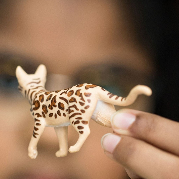 Schleich Bengal Cat Toy - 3-3/8" X 5/8" X 1-3/4"