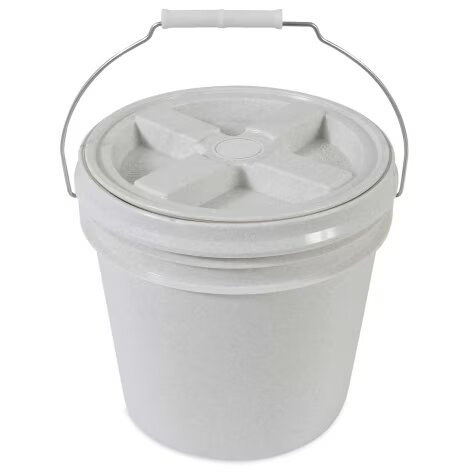Vittles Vault Outback Pet Food Storage Bucket - 20 lb