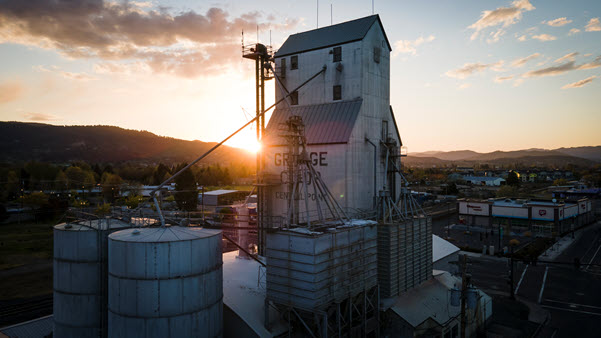 Grange Co-op Grain Elevator, Central Point Oregon