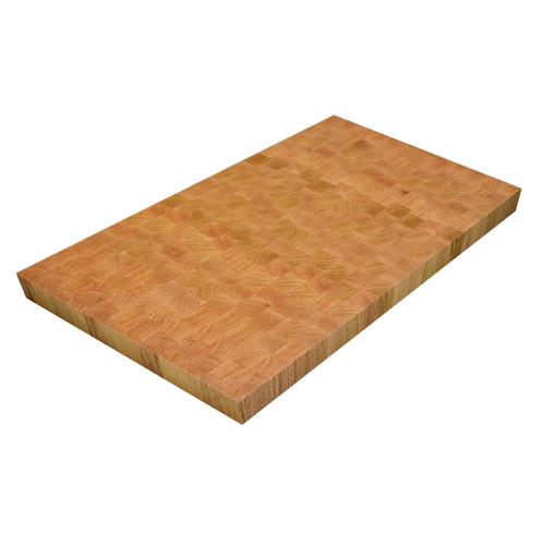 A premium Red Oak end grain chopping block surface that combines a sophisticated mosaic look with superior knife-friendly utility.