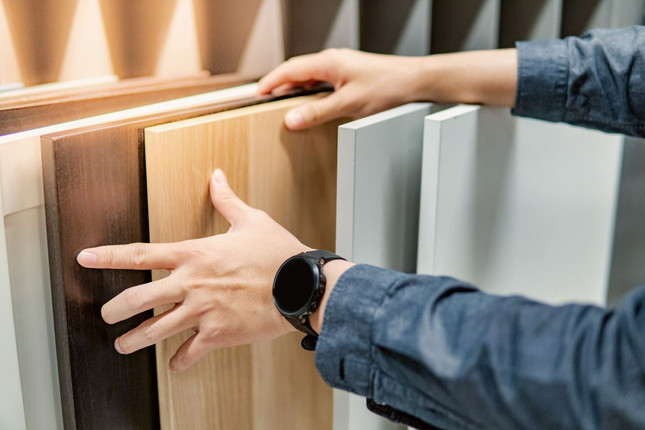 Choosing The Right Countertop: Butcher Block vs Granite 