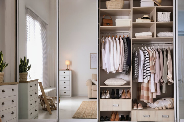 6 Tips for Organizing a Closet
