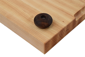 Cutting board with walnut wooden bun-shaped feet feet