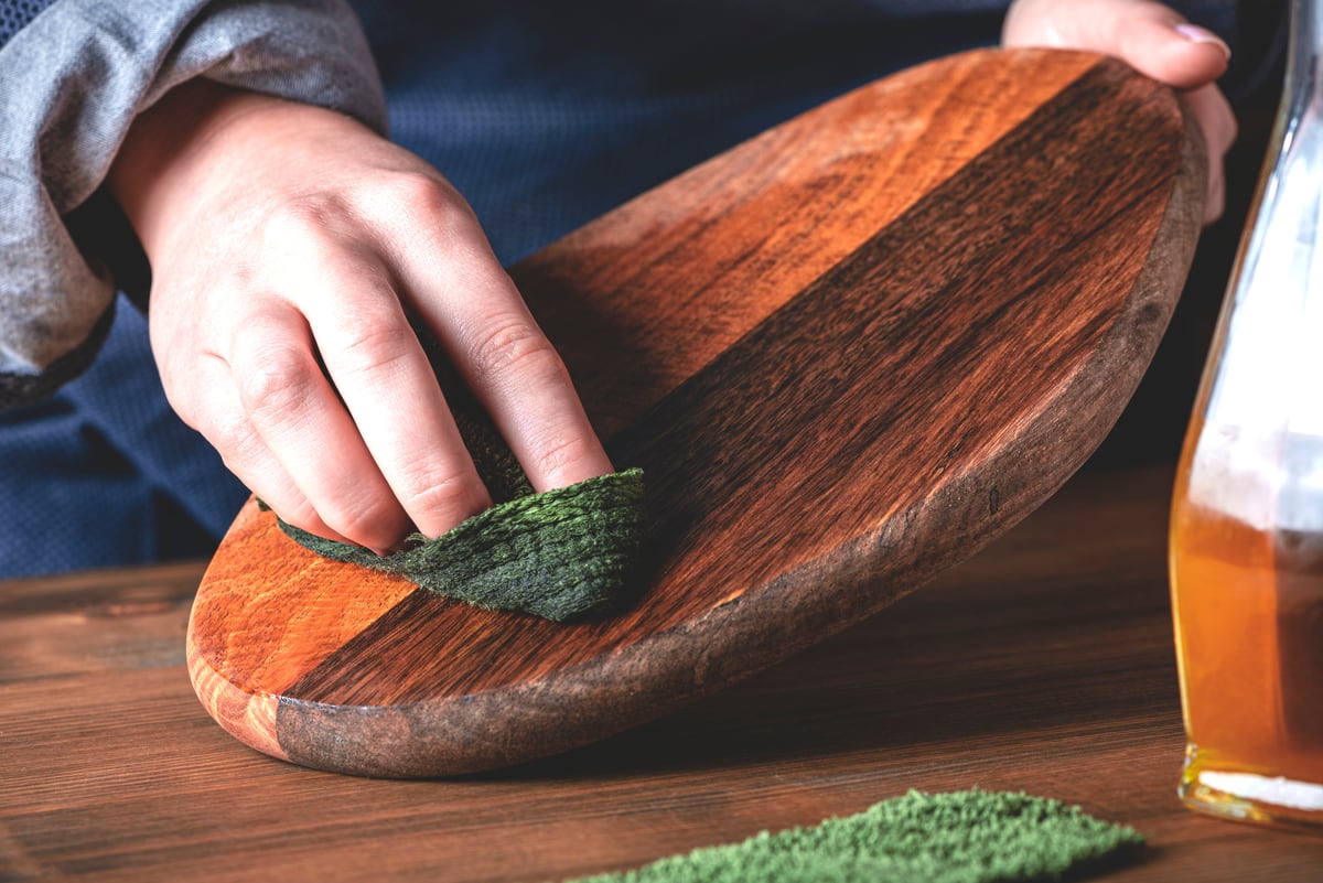 The Best Oil For Cutting Boards - Hardwood Lumber Company