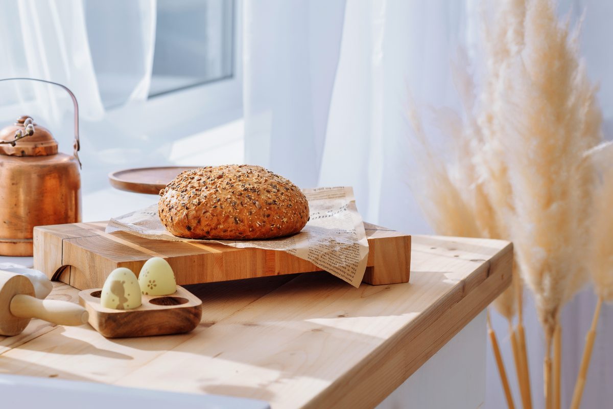 Bread cutting board