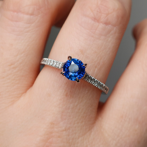 Victoria Round Blue Sapphire Engagement Ring  [S804-VICTORIA-NVST2401]