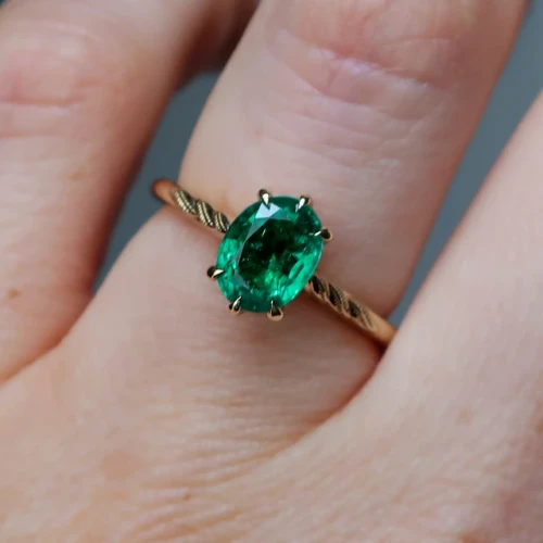 Custom Leah - 1.28ct Oval Green Emerald Engagement Ring - [S801-LEAH-NVSTE2576]