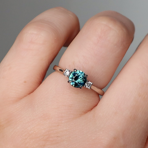 Sarah - 1.01ct Round Teal Sapphire Engagement Ring - [S812-SARAHR-NVST2835]