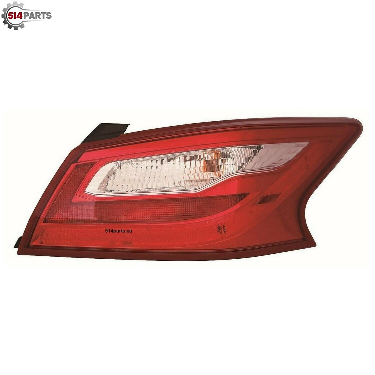 2017 - 2018 NISSAN ALTIMA SR MODEL with DARK RED BEZEL TAIL LIGHTS - PHARES ARRIERE pour MODELE SR AVEC LUNETTE ROUGE FONCE