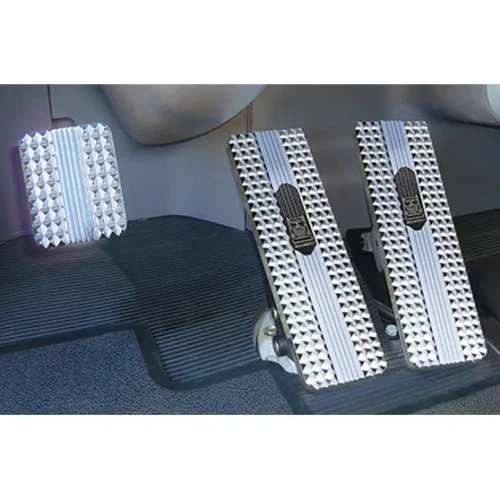 Raised Diamond Polish Kenworth T440 T470 T700 T800 And W900 1994 Through 2006 Billet Pedal Sets