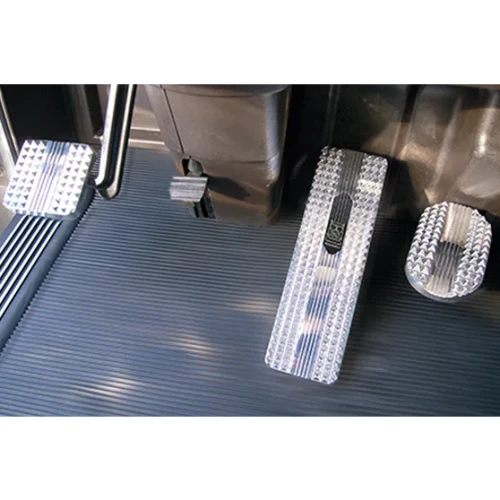 Raised Diamond Polish Kenworth T440 T470 T660 T680 T700 T800 And W900 2007 And Newer Billet Pedal Sets