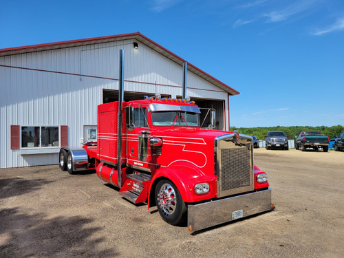 20" Kenworth W900 Chrome Bumper with Tow Holes - Heavy Duty