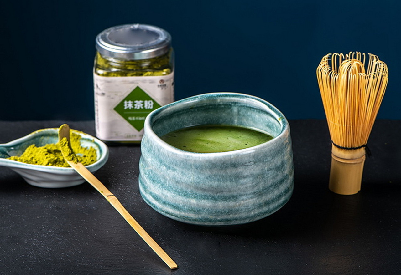AIYICIII Ceramic Matcha Bowl, Handmade Japanese Green Tea Whisk Cup,Matcha  Tea Bowl For Ceremony Chawan 500ml 17oz (Matcha Green)