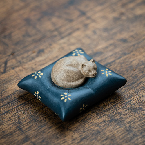 Handmade Yixing Zisha Clay Tea Pet Sleeping Cat