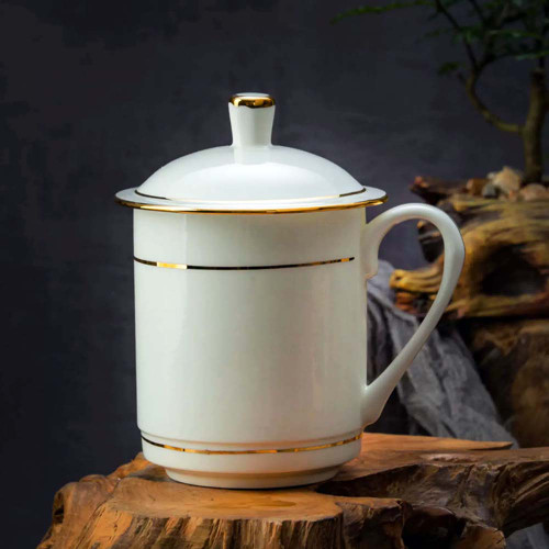 Classic Chinese Jing Style Porcelain Meeting Tea Cup with Lid